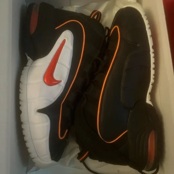 Nike Air’s - Picture 2 of 2